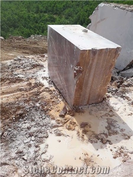 Rosso Carpazi Marble Quarry