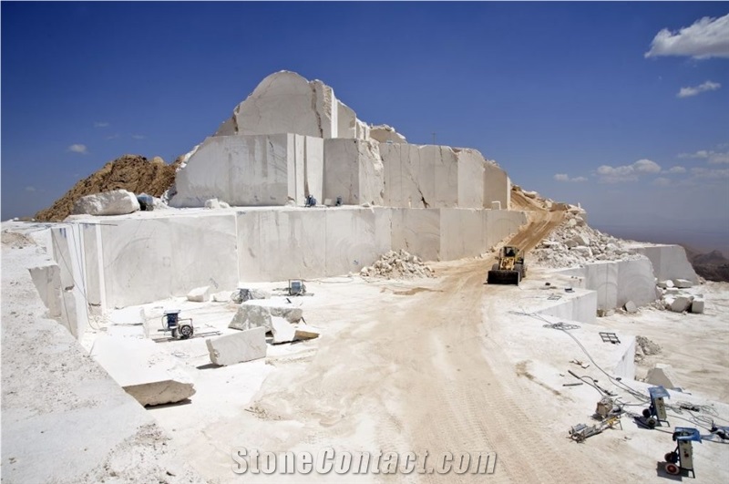 Crema Persia Rose Marble Quarry