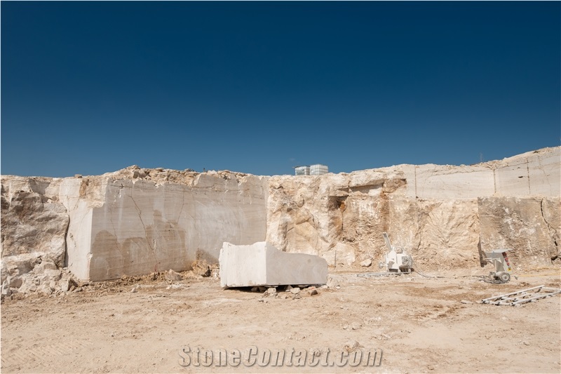 Arini Noce Travertine Quarry