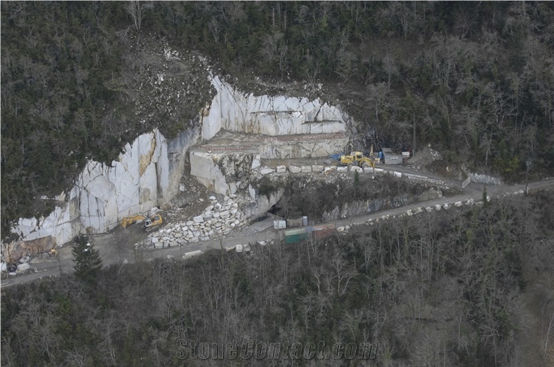 Sarrancolin Versailles Marble Quarry