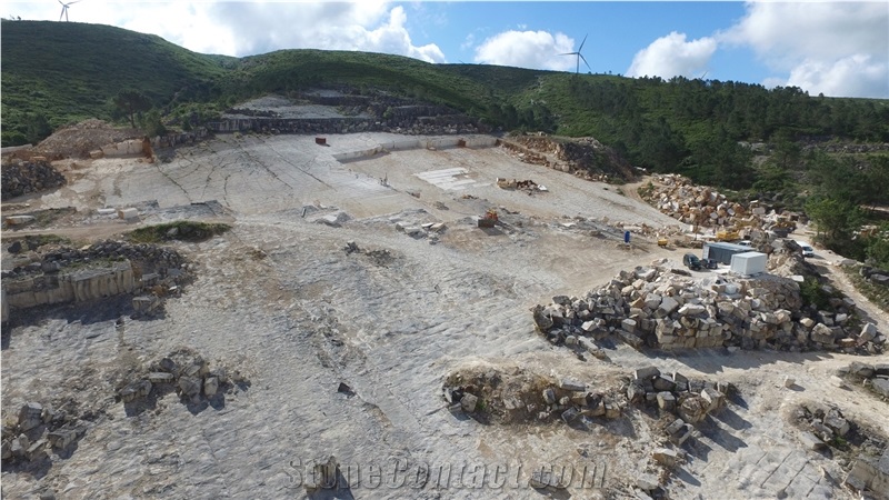 Onia Beige Limestone Quarry