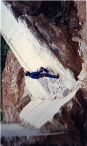 Aurora Perola Marble Quarry