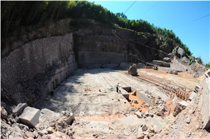 Porphyry Dayang Red - Porfido Quarry