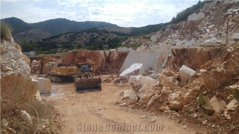 Bianco Nuvolato Marble- Quarry in Vardarska