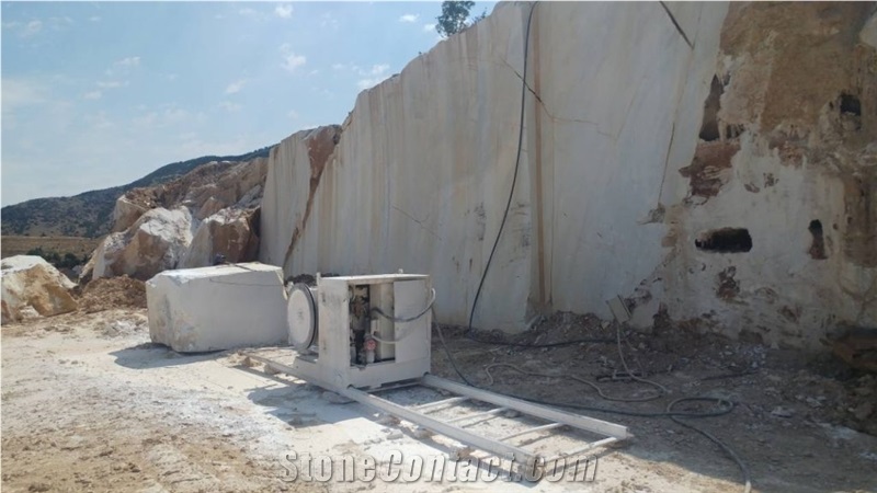 Grigio Nuvolato Marble-Quarry in Vardarska