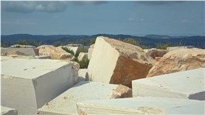 Risatino -Perlato Royal Risatino Marble Quarry