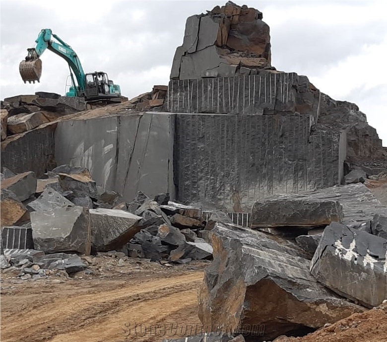 MNG Jet Black Granite Quarry