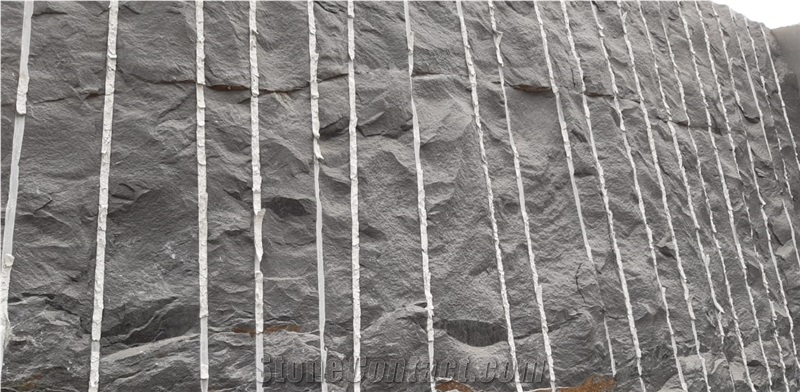 MNG Jet Black Granite Quarry