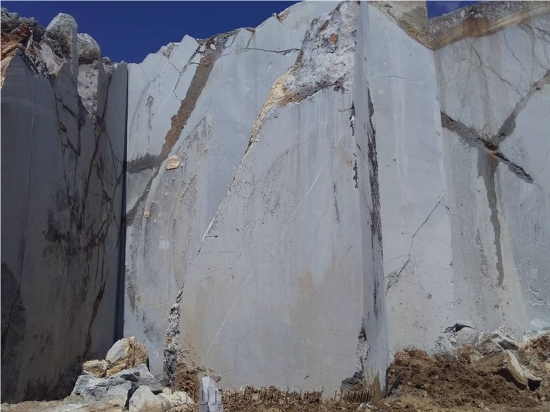 Persian Nero Marquina Marble Quarry