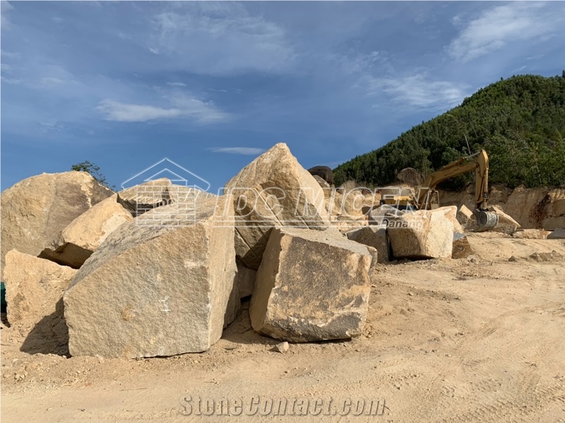 Medium Yellow Granite Quarry