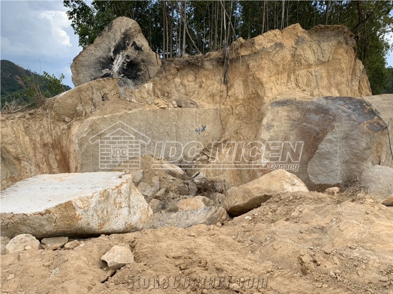 Medium Yellow Granite Quarry