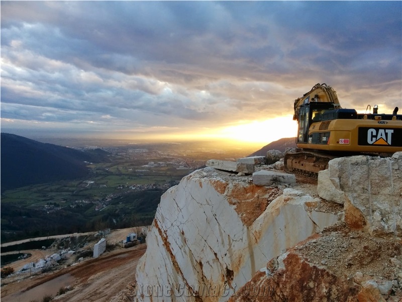 Cava Paine - Marmo Botticino Fiorito - Botticino Classico Marble Quarry