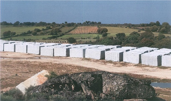 Granito Silvestre Sayago -Blanco Sayago Granite Quarry