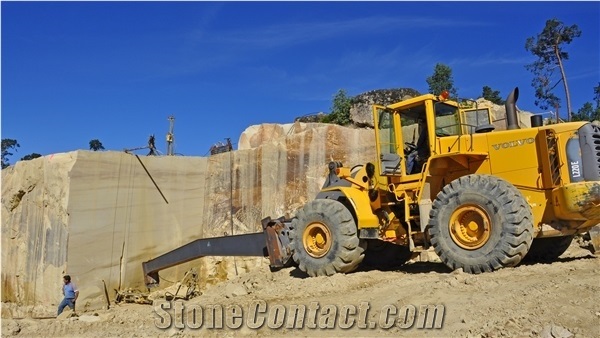 Dorada Urbion quarry at Vilviestre, Burgos, Spain