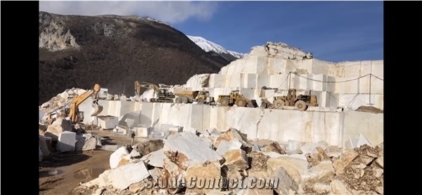 Tomorri White Pearl Marble Quarry