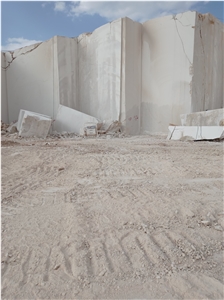 Shaliz Cream Marble Quarry