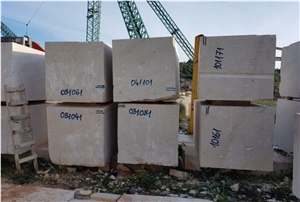 Crema Giulia Limestone- San Pietro Perlato Limestone Quarry
