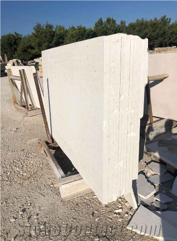 Crema Giulia Limestone- San Pietro Perlato Limestone Quarry