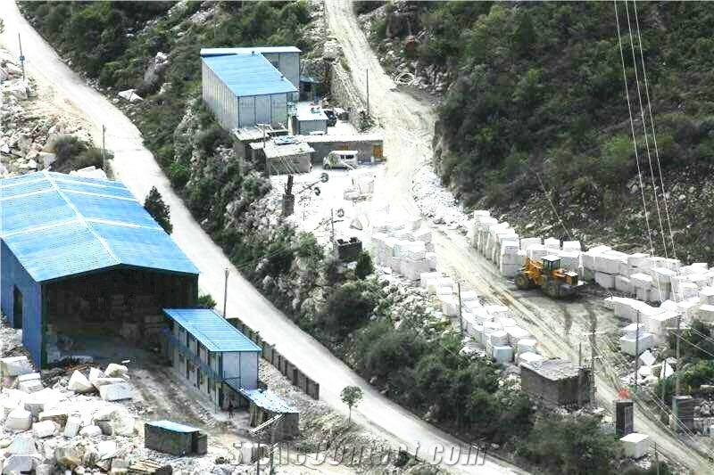 Gold White Marble Quarry