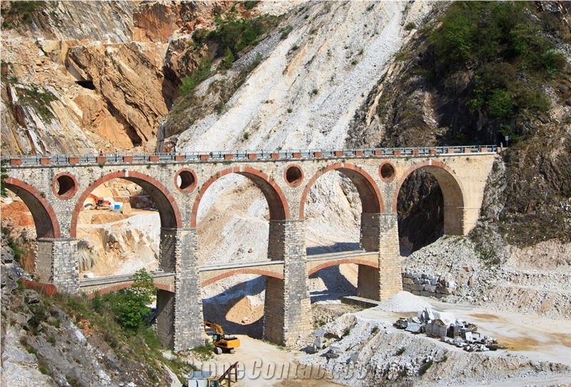 Calacatta Gold Marble Quarry