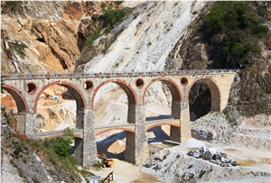 Calacatta Gold Marble Quarry