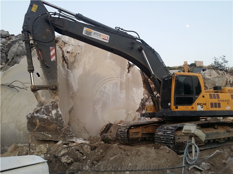 Crema Mocca Limestone Quarry