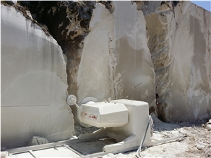Crema Mocca Limestone Quarry