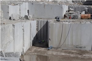 Amarelo Lapa Granite Quarry