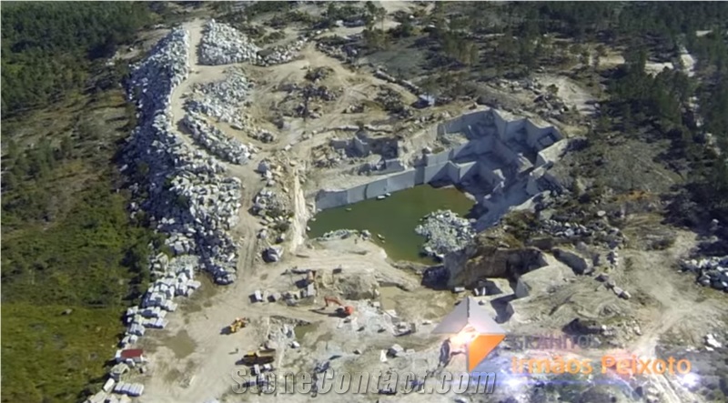 Cinza Lapa Granite Quarry