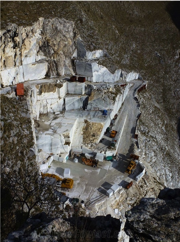 Calacatta Tucci Marble Quarry