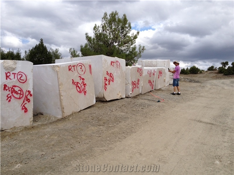 Rota Beige Marble Quarry