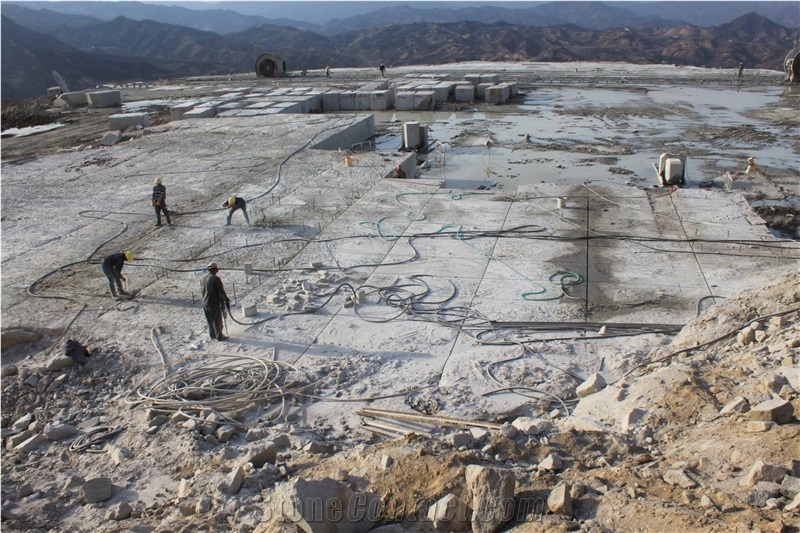 Desert Gold Granite - China Juparana Gold Hebei Quarry