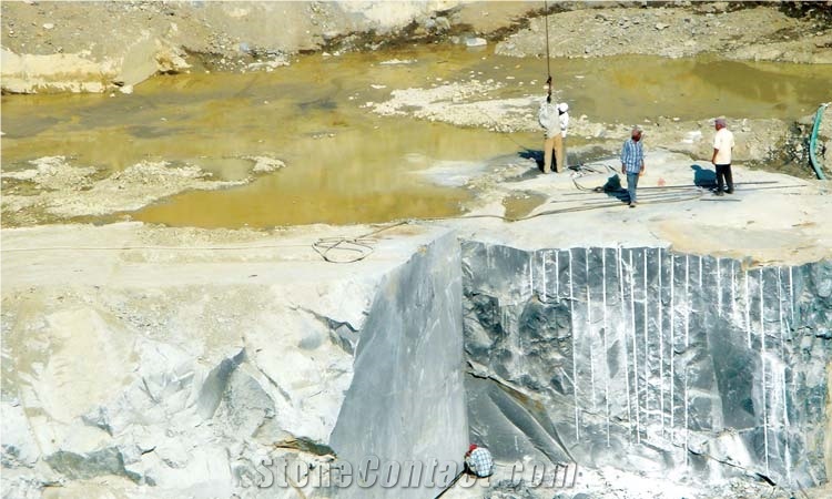 AKS Black - Premium Black Granite Quarry