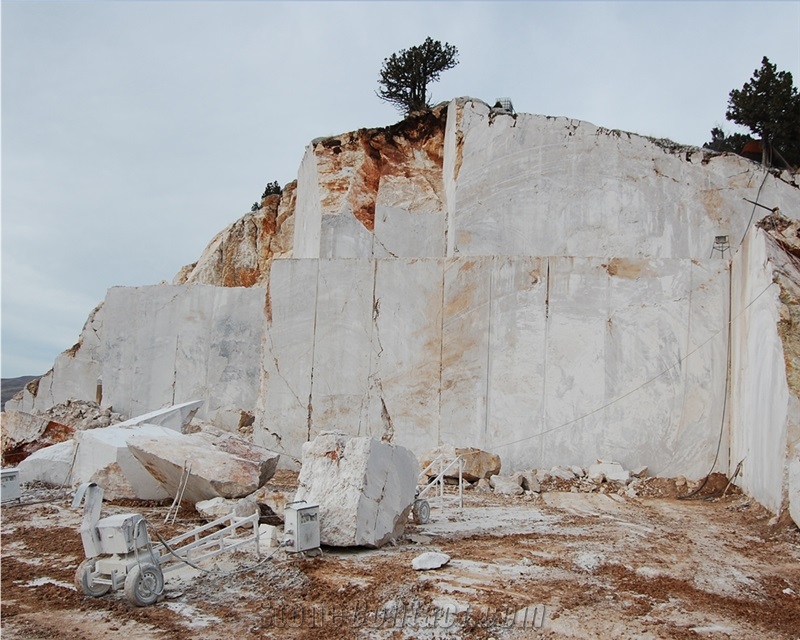 Galaxy Rossa Marble Quarry