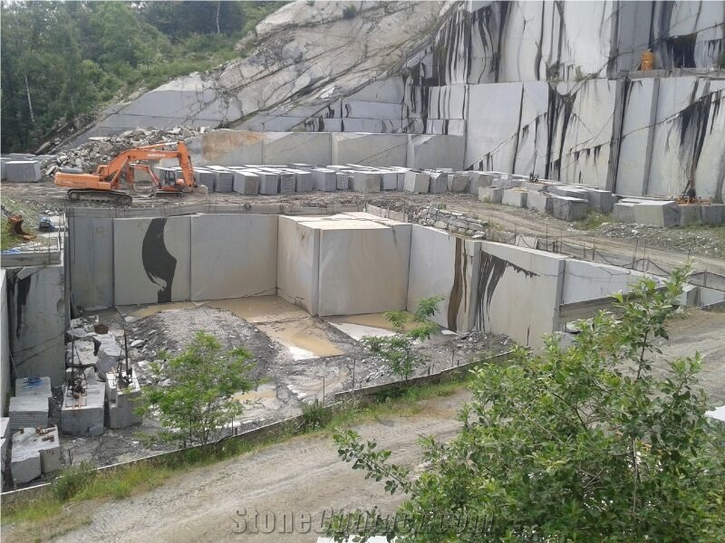 CAVA PIAN CAMPIGLIA -Diorite Nero Grafite, Canavese Grigio Quarry