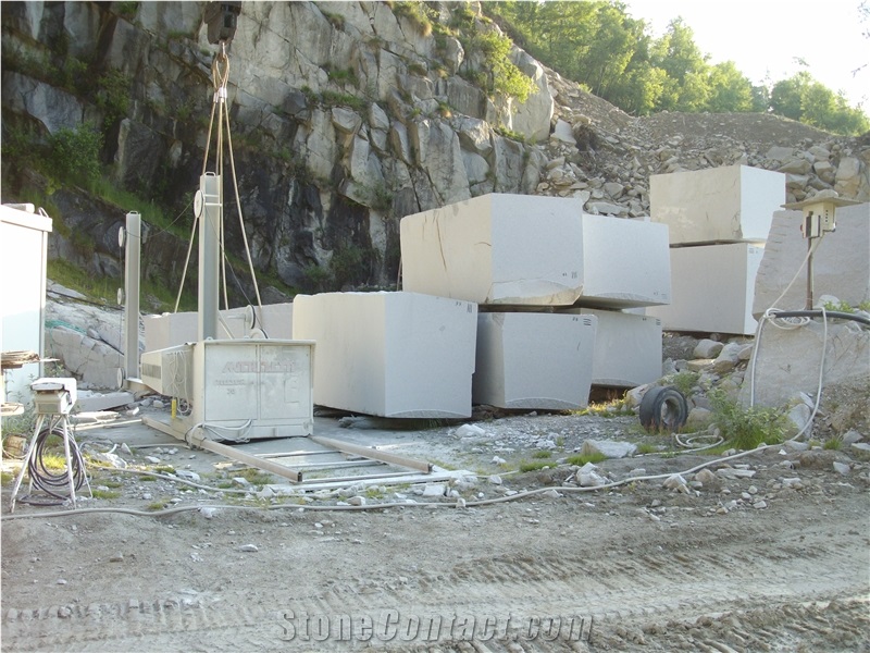 CAVA VEI DELLA BALMA - Sienite della Balma Quarry