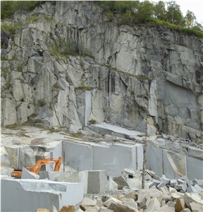 CAVA VEI DELLA BALMA - Sienite della Balma Quarry CAVA VEI DELLA BALMA - Sienite della Balma Quarry