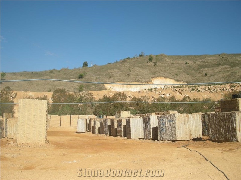 Oro Veneziano Quarry