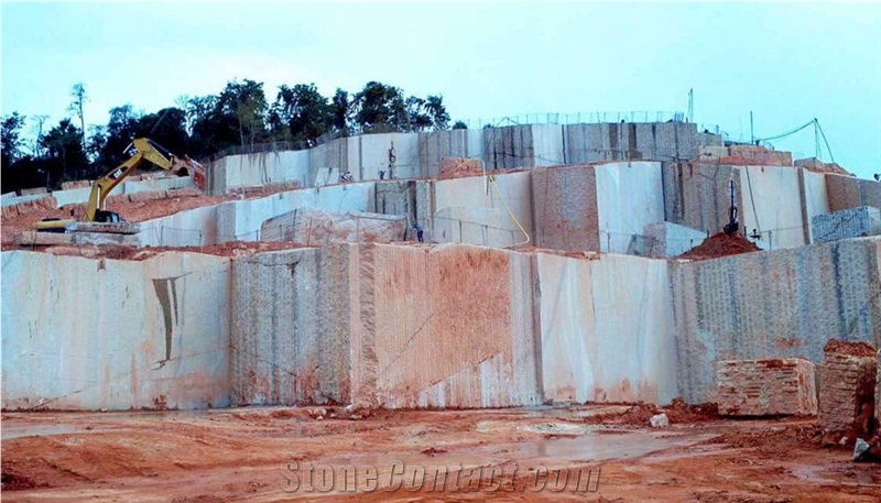 Santa Cecilia Venetian Ice Granite Quarry