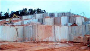 Santa Cecilia Venetian Ice Granite Quarry