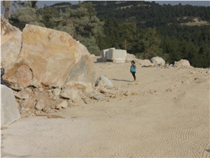 Luna Grey - Luna River Marble Quarry
