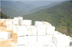 Myanmar colorful onyx quarry