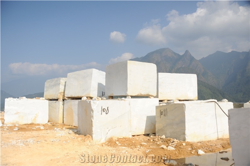 Myanmar colorful onyx quarry