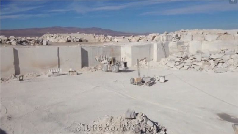Travertino Calama Quarry