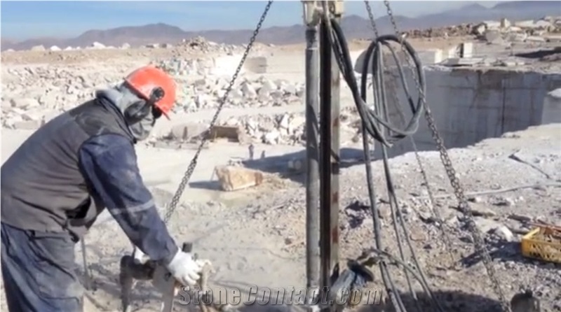 Travertino Calama Quarry