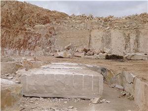 Thala Beige Limestone Quarry