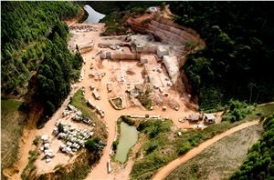 Branco Desiree- White Desiree Granite Quarry Branco Desiree- White Desiree Granite Quarry