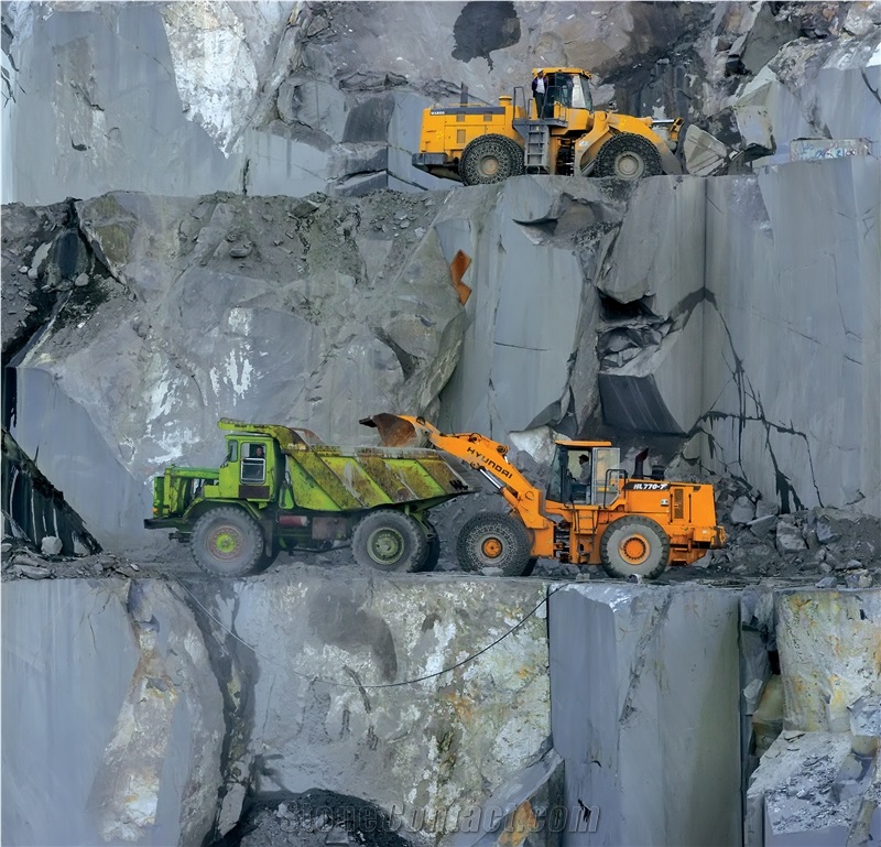 Lagohar Black Granite Quarry