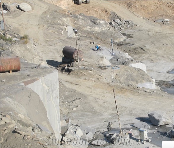 Natanz Black Granite Quarry