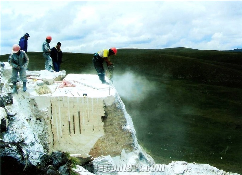 Junin Beige Travertine, Light Beige Travertine(Ivory Travertine) Quarry